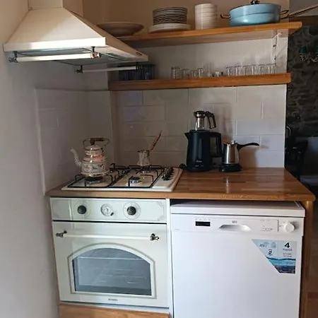 Tarihi Restore Edilmis Evi Ayvalı